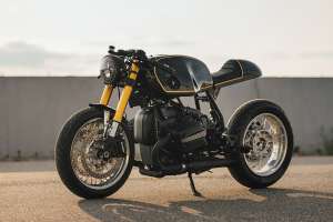 빈티지 복서 미학을 가진 BMW R1100 카페 레이서